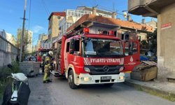 Küçükçekmece'de iki katlı binada çıkan yangın söndürüldü