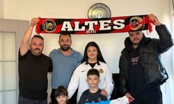 Kumbarasındaki parayı Eskişehirspor'a bağışlayan Hüseyin Buğra'ya sürpriz hediye