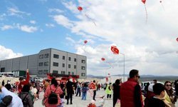 Kütahya OSB'de uçurtmalar gökyüzünü renklendirdi