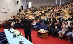 Kütahya'da 'Neyin Peşindesin' konulu söyleşi