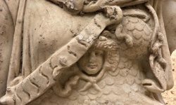 Laodikeia'da 2 metrelik Athena heykeli gün yüzüne çıkartıldı