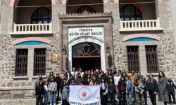 Mahmudiyeli öğrenciler 'Kucak Dolusu Hayaller' projesiyle ilk kez Ankara'ya gitti