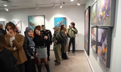 Makineleşen insan eleştirisi tuvale yansıdı: 'Transhüman-izm' Samsun'da açıldı