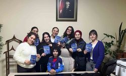 Manisalı öğrenci 9 yaşında ilk kitabını yazdı