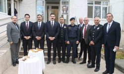 Manyas'ta polis haftası kapsamında pasta kesildi