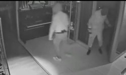 Maskeli beşler girdikleri işletmelerde çelik kasaları böyle patlattı...