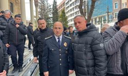 Mevlit çıkışı vatandaşlara lokma ikramı