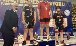 Minik halterci Taha Toprak, Türkiye 2'ncisi oldu