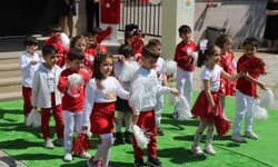 Minik öğrenciler polis abileri unutmadı