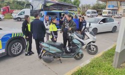 Motorlu bisiklet, motosiklete arkadan çarptı: 2 sürücü yaralandı