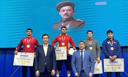 Muhittin Emre Helvacı'dan gümüş madalya