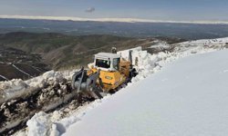 Muş'ta nisan ortasında karla mücadele sürüyor