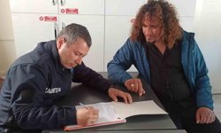 Müzisyen ATM'de unutulan 13 bin 100 lirayı zabıtaya teslim etti