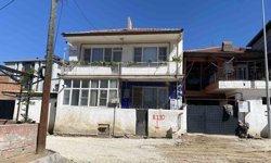 Namaz için uyandı, oğlunu banyoda ölü buldu