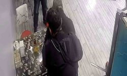 Nefes borusuna çilek takılan döner ustasını kurye kurtardı