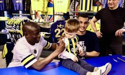 N'Golo Kante ve Levent Mercan imza gününde taraftarla buluştu