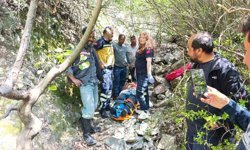 Ormanlık alanda uçurumdan düşen vatandaş yaralandı