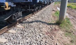 Osmaniye'de yük treninin çarptığı kişi yaralandı