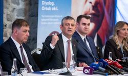 Özgür Özel'den Romanlara mecliste temsil ve bütçe sözü