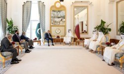 Pakistan Başbakanı Şerif ile Katar Emiri Al-Thani bölgesel durumu görüştü