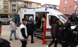 Parasını alamayınca eylem için inşaata çıkan işçiyi polis ikna etti