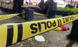 Pazarda bıçaklı yaralama