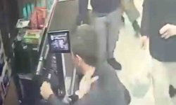 Pendik'te poşet tartışması kavgaya dönüştü: Kadın kasiyerin darbedildiği anlar kamerada