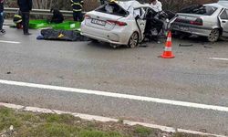 Polatlı'da iki otomobil kafa kafaya çarpıştı: 4 ölü