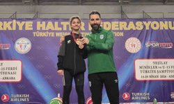 Pursaklar Belediyespor sporcusu Zümra Yurtseven, U15 Türkiye Halter Şampiyonası'nda şampiyonu oldu