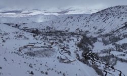 Refahiye'de nisan ayında kar sürprizi