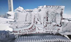 Rüzgâr türbinlerine ulaşmak için karla kaplı yollarda adeta tünel açtılar