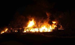 Samsun'da muz deposunda yangın: Alevler göğe yükseldi