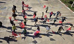 Şehit olan öğretmen ve öğrenciler için Hisarcık'ta anlamlı etkinlik