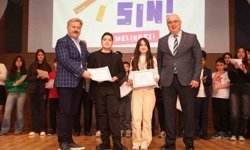 'Sen Yaparsın Melikgazi'de başarılı olan küçük müzisyenler ödüllerini aldı