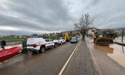 Siirt'te gece yağışı sele dönüştü, ev ve iş yerlerini su bastı