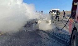 Siirt'te seyir halindeki otomobil alev aldı: 4 kişilik aile son anda kurtuldu