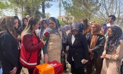 Silahlı saldırıda hayatını kaybeden Adnan'ın mezar taşına çok sevdiği Galatasaray'ın forması bırakıldı