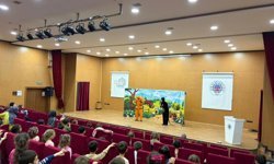 Simav'da 4-6 yaş Kur'an kursu öğrencileri tiyatroyla buluştu