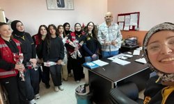 Sinop'ta öğrencilerden öğretmenlere çiçek