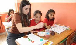 Şırnak'ta çocukların dilekleri 106 balonla gökyüzüne taşındı