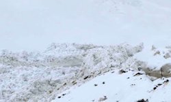 Şırnak'ta ilkbaharda kar yağışı: 2 bin 200 rakımda ikinci çığ şoku yaşandı