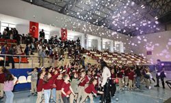 Sivas'ta çocuklar halk oyunlarıyla buluştu