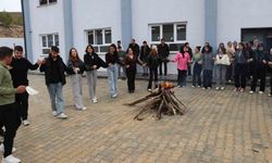 Sivas'ta öğrenciler baharın gelişini kutladı