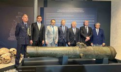 Söküme gelen gemiden 17. yüzyıla ait bronz top çıktı