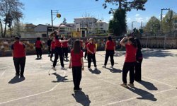 Spor branşlarını deneyimleyerek tanıyorlar