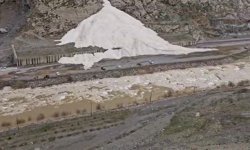 Sümbül Dağı'nda çığ devam ediyor