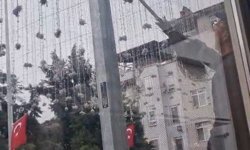 Temizlik işçisinin bayrak duyarlılığı