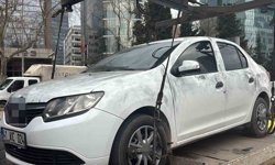 Teröristlerin kiraladığı otomobil incelemelerin ardından olay yerinden kaldırıldı
