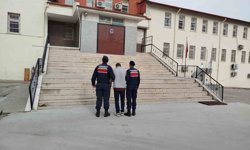 Trafik güvenliğini tehlikeye sokmaktan aranan şahıs yakalandı