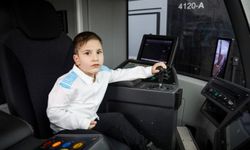 Tramvay tutkunu 6 yaşındaki Muhammet Enes'in hayali gerçeğe dönüştü